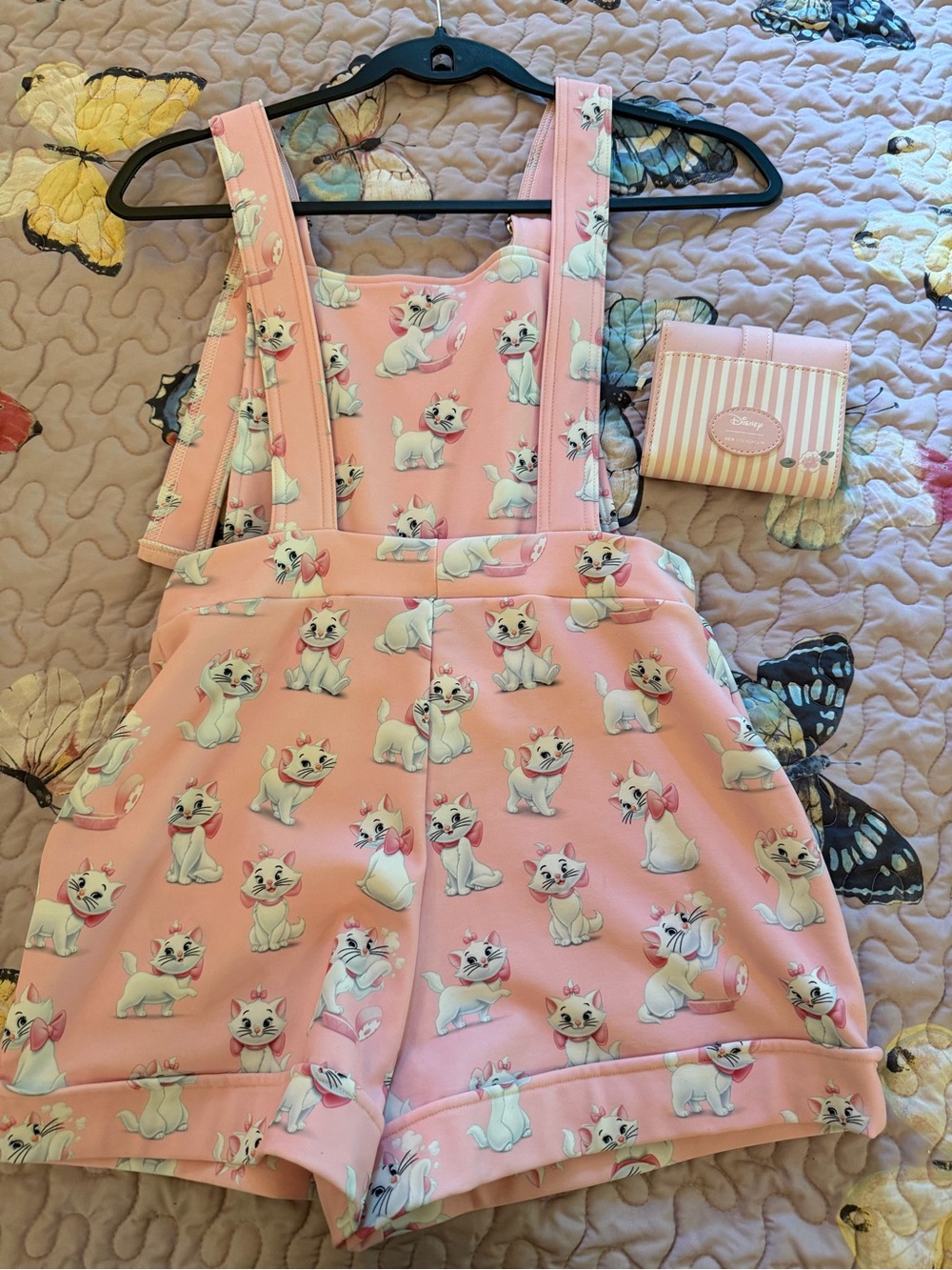 Blackmilk Marie Disney
Short Overalls with Marie Disney wallet - Picture 9 of 11